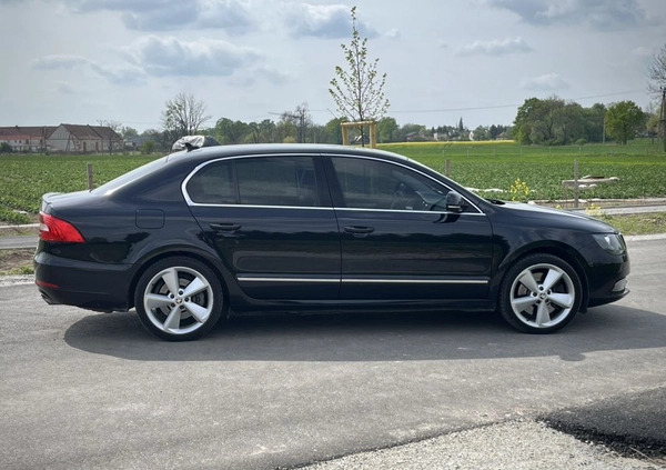 Skoda Superb cena 54900 przebieg: 249000, rok produkcji 2014 z Kuźnia Raciborska małe 301